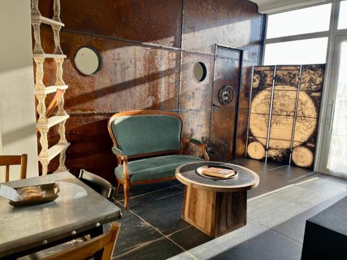 Dobree-Bon Port Apartment | Unique ! Le Nautilus - Univers abyssal