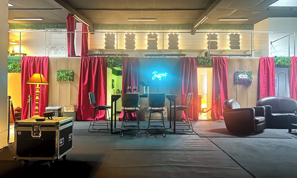 Chateau-Thierry Apartment | Unique loft near Paris Sleeps 25 Giant Screen Full privatization