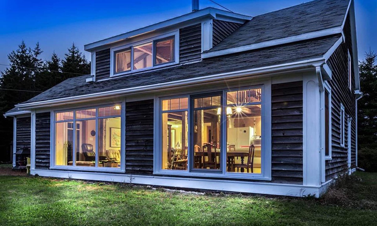 Lunenburg House | Unique Ocean View Hilltop Retreat