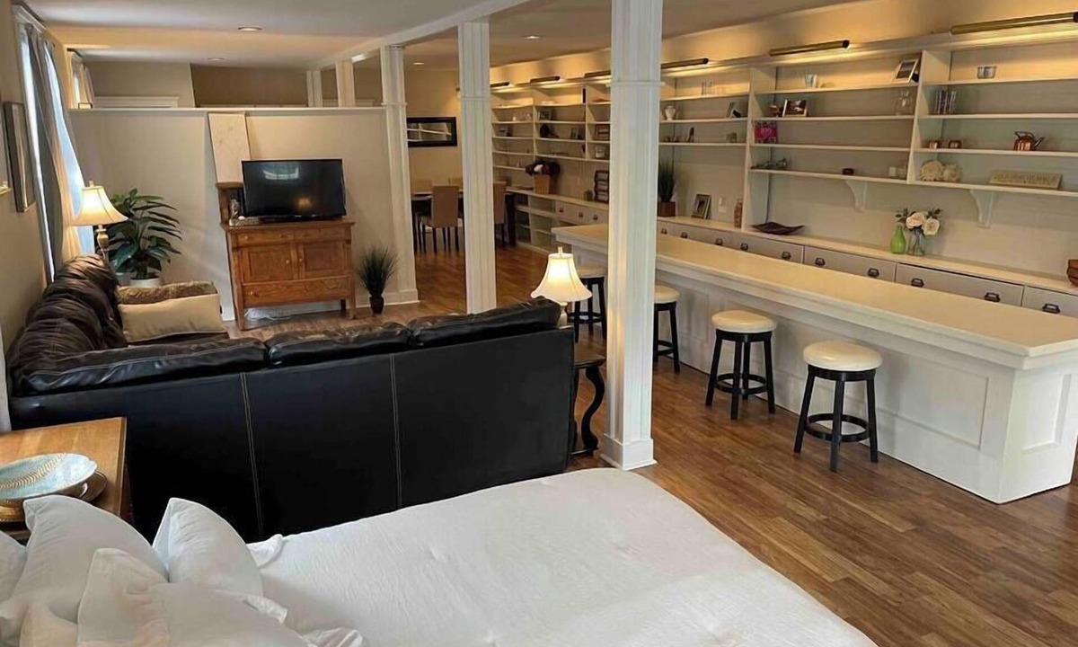 Mottville Apartment | Unique Old General Store Studio in Skaneateles