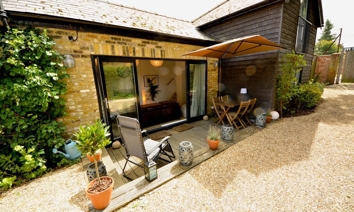 Windsor City Centre House | Unique open plan house in central Windsor pet friendly + parking