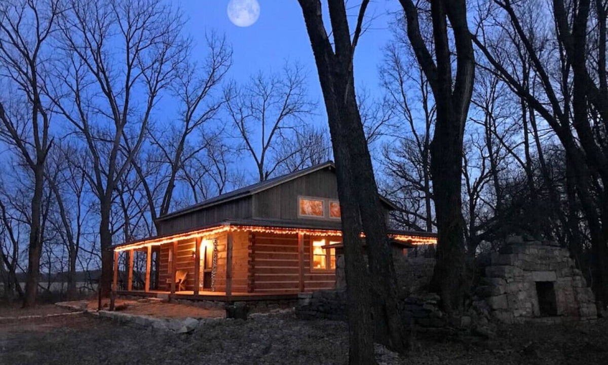 Elmdale Cabin | Unique Paw Print Cabin nestled in the Flint Hills!