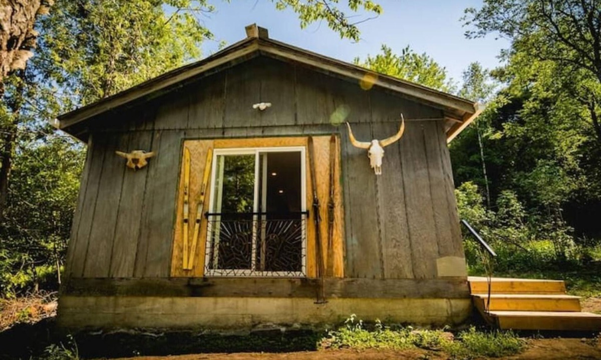 Scugog Cabin | Unique Private Lodge one hour from Toronto.