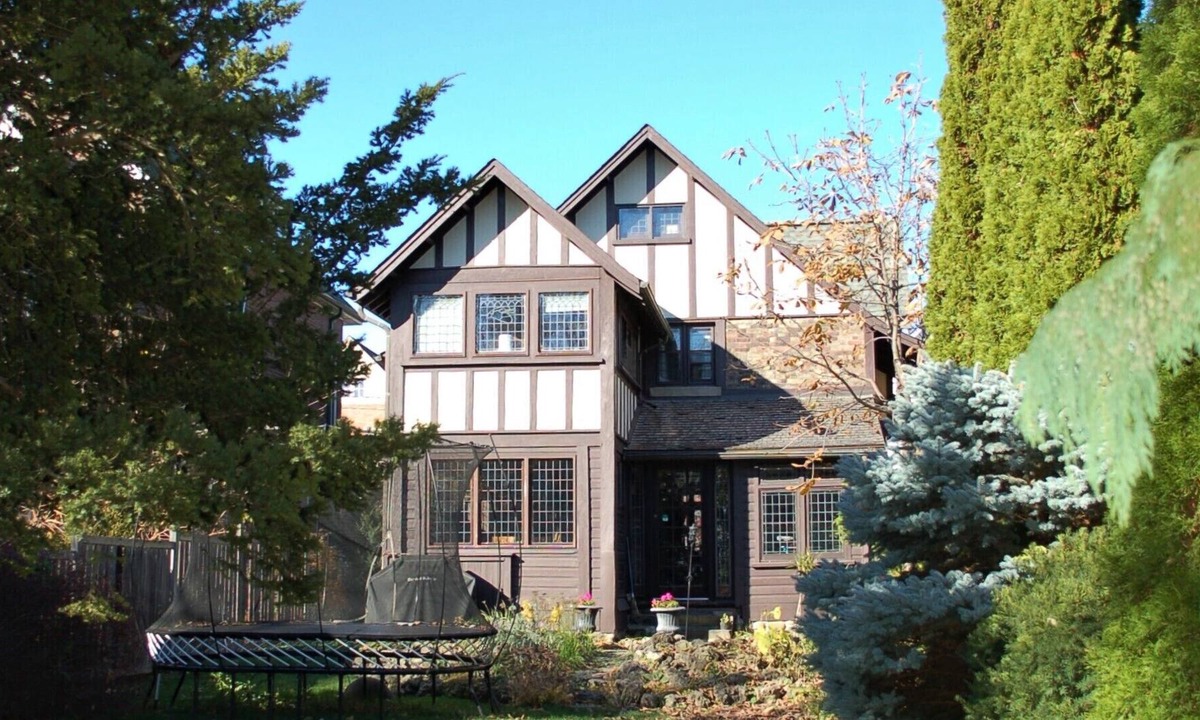 Riverdale House | Unique, restored, Arts and Crafts historical home. Furnished.