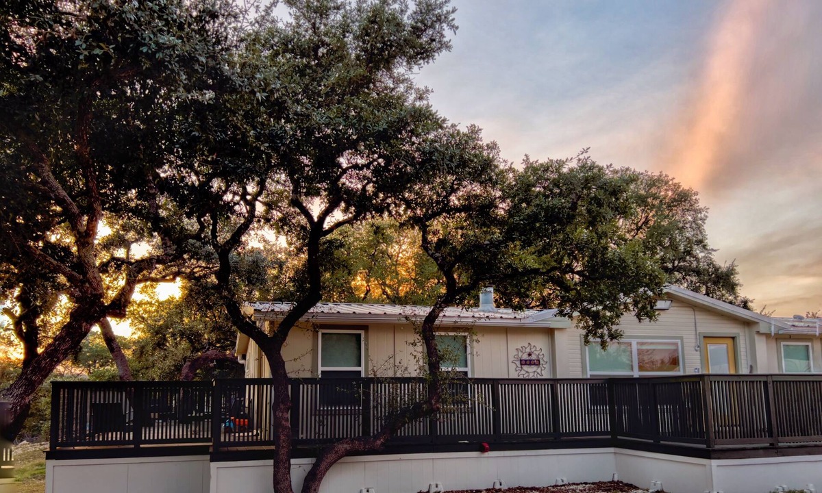 Pipe Creek House | Unique Riverfront Home - Casa Topo at Sparrow Bend