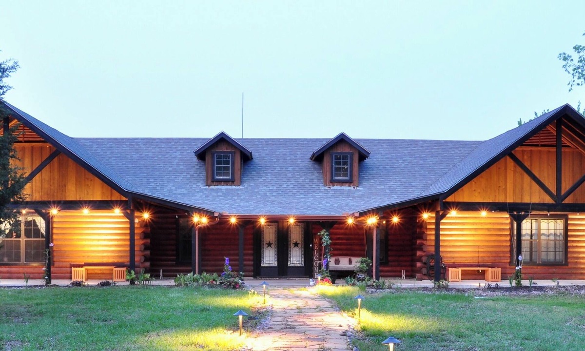Greenville Other | Unique Rustic Log Home an hour from Dallas
