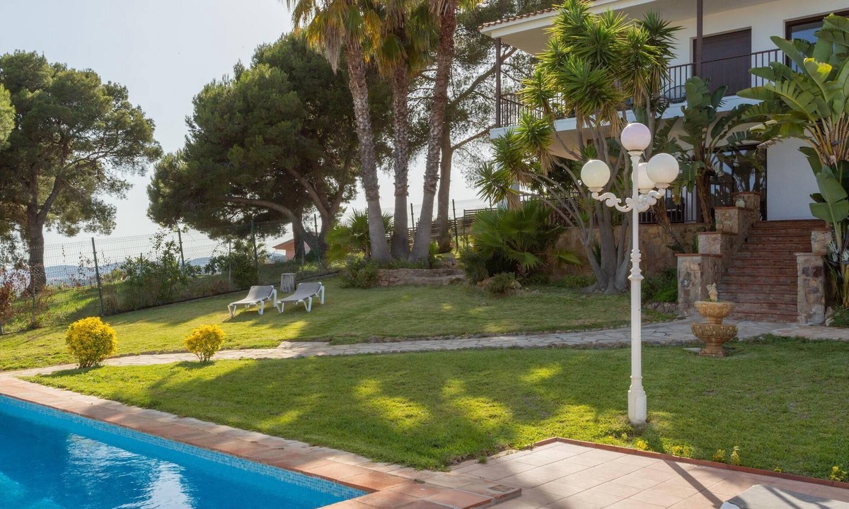 Santa Susanna Villa | Unique space with private pool 2km from beach