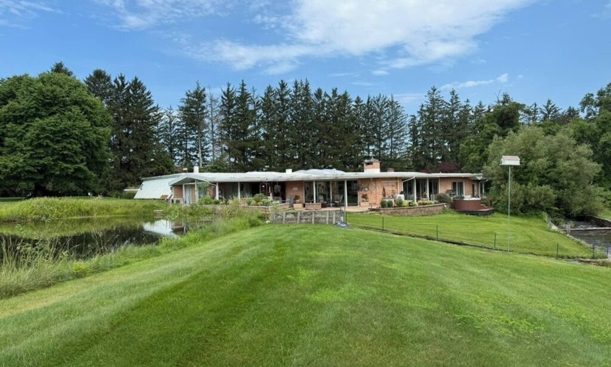 Boalsburg House | Unique & Spacious Home, Close to Stadium