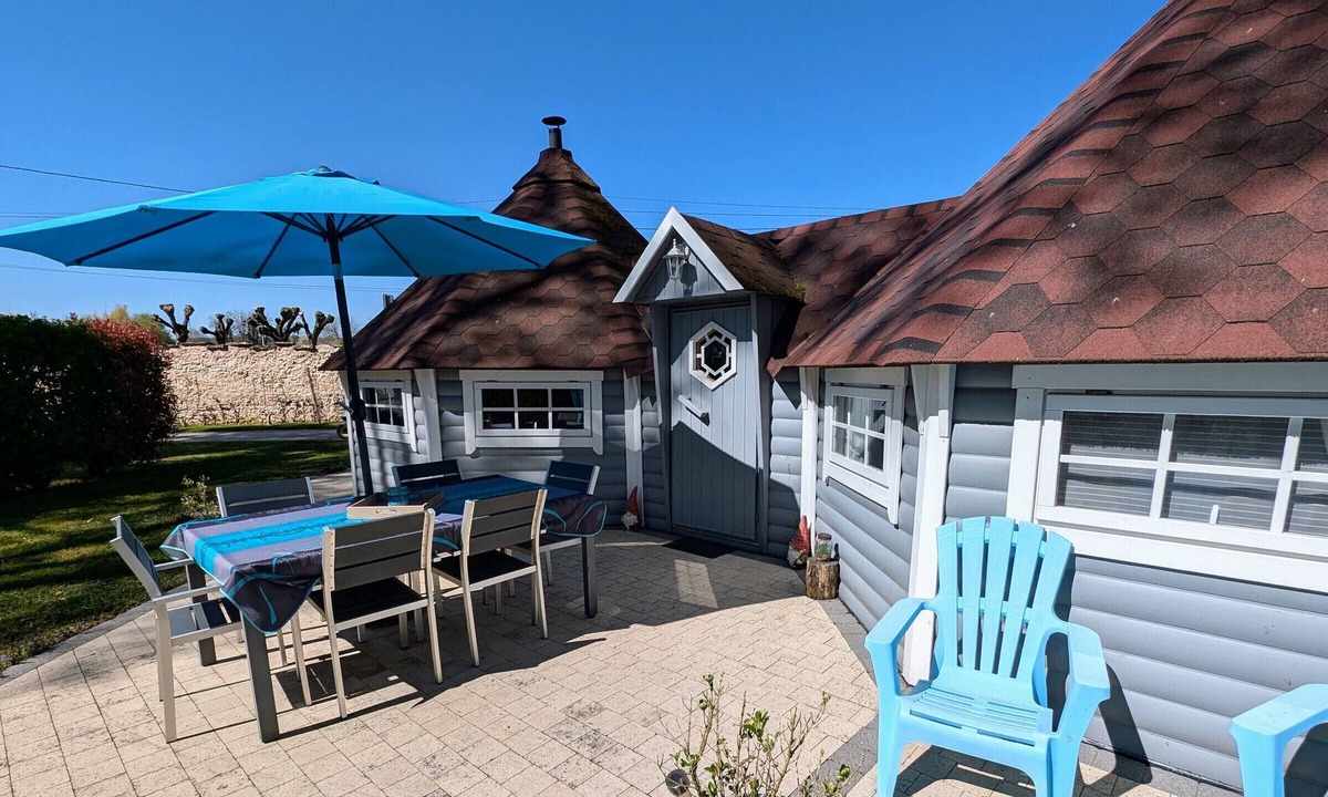 Mantoche Cottage | Unique Stays by the Saône River with Air Conditioning