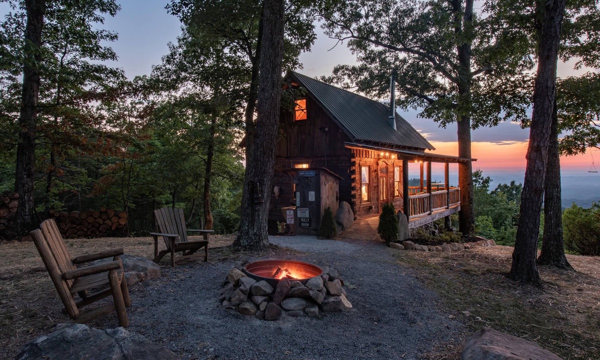 Seymour Cabin | Unique Tiny Home Cabin - Breathtaking Views
