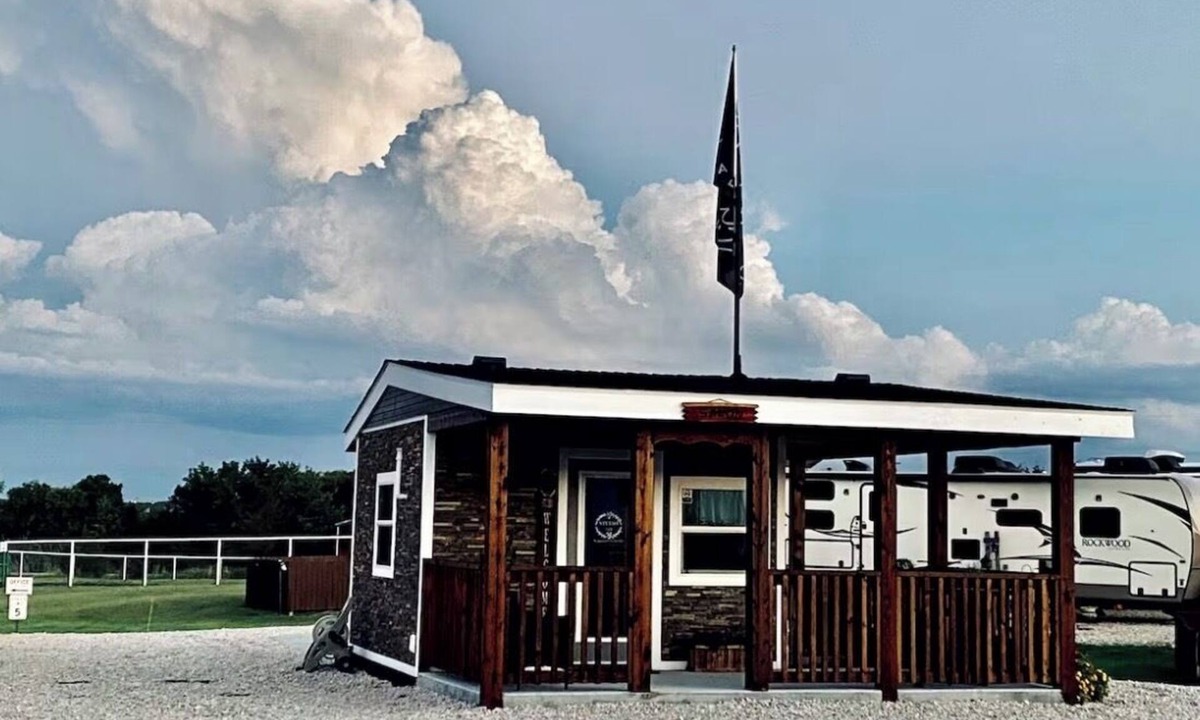 Farmersville Cabin | Unique Tiny Home Escapes with unforgettable relaxation/amazing ranch amenities.