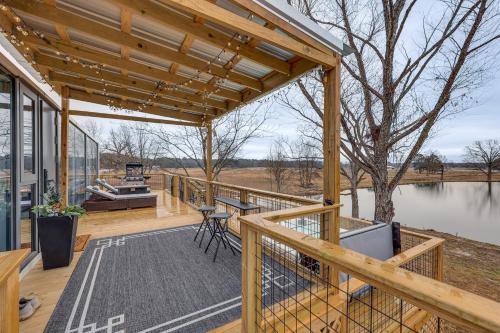Curtis House | Unique Tiny Home Escape in Ouachita Foothills!