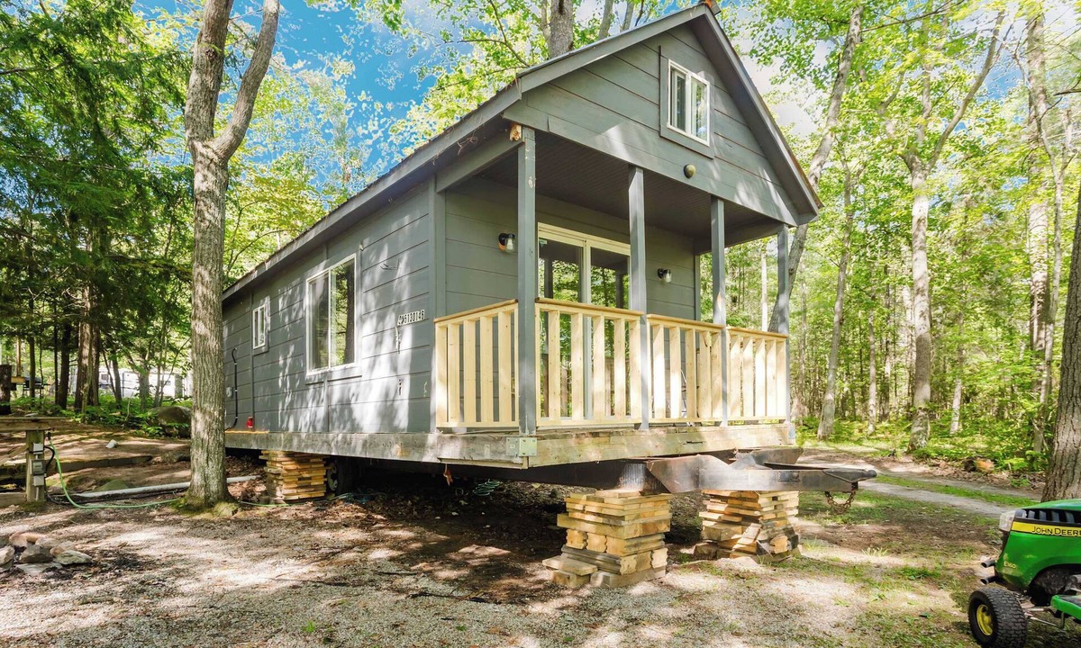 Carling Cabin | Unique Tiny House in Georgian Bay Sand Bay
