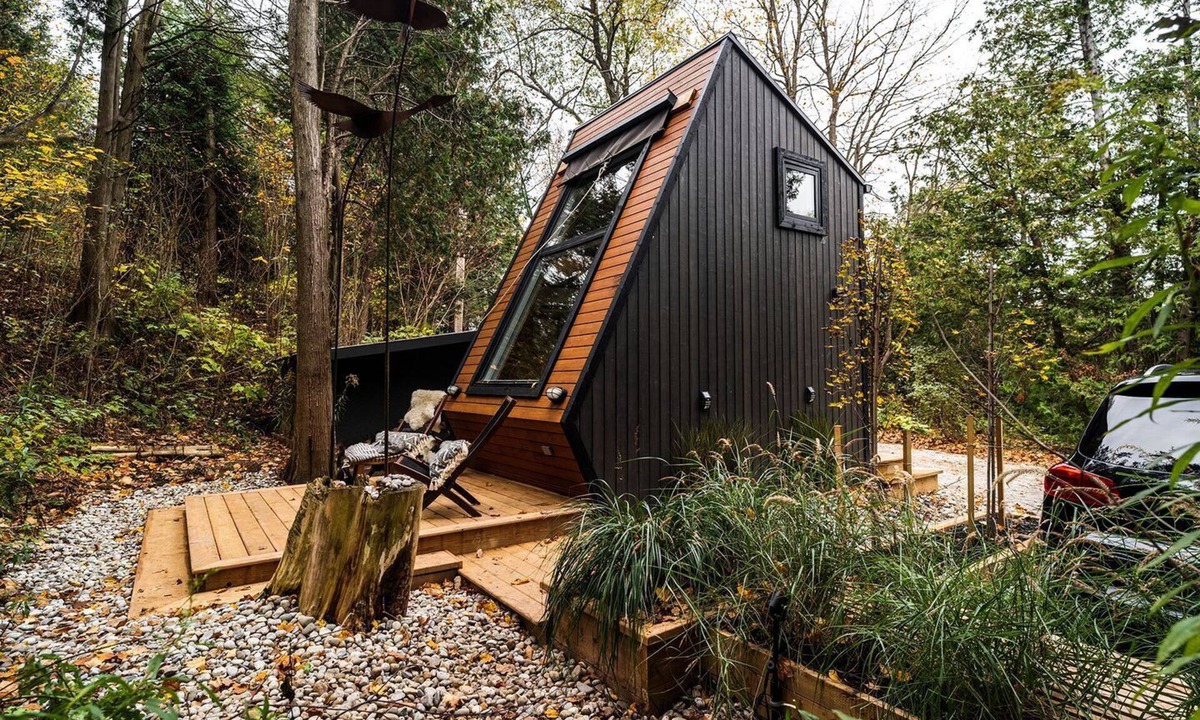 Acton Cabin | Unique Tiny House Rental for Getaways near Toronto
