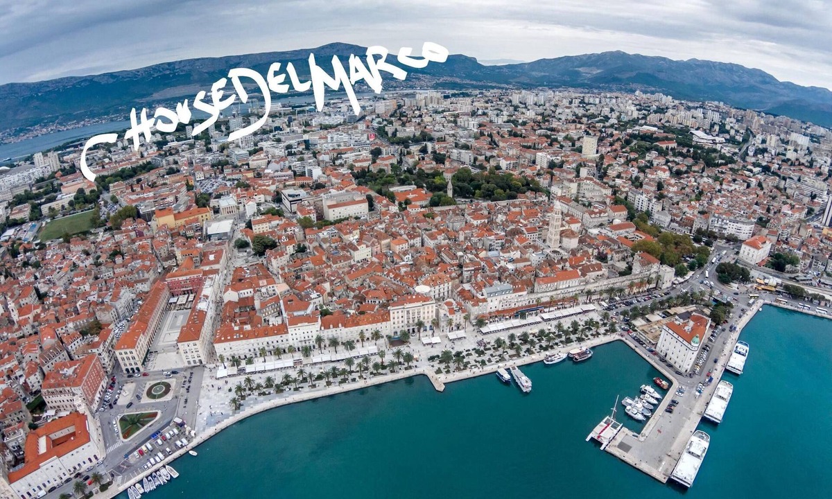 Split Apartment | UNIQUE & URBAN 4* House DelMarco apt @ TOP CENTRAL LOCATION