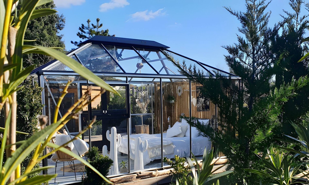 Gras Bed & Breakfast | Unique 'Wapa Lodge' Accommodation with Shared Garden