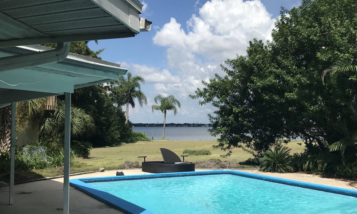 Safety Harbor House | Unique Waterfront property