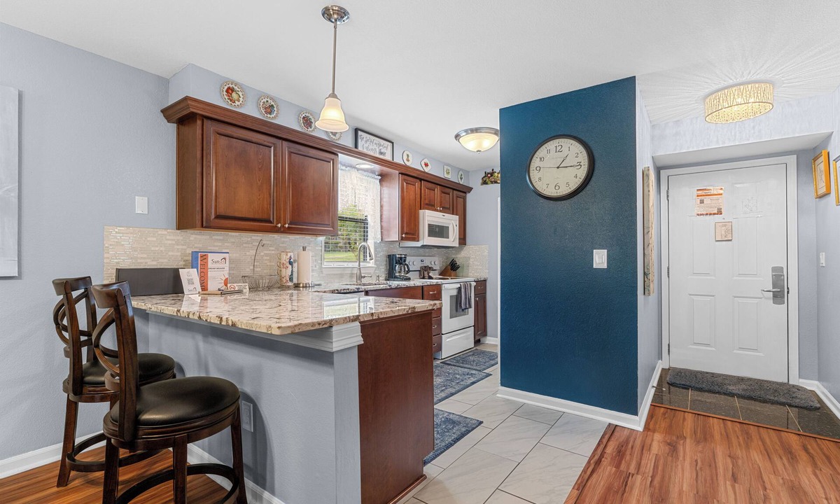 Table Rock Condo | Uniquely charming Pet Friendly 2 Bed condo near the strip at Pointe Royale!