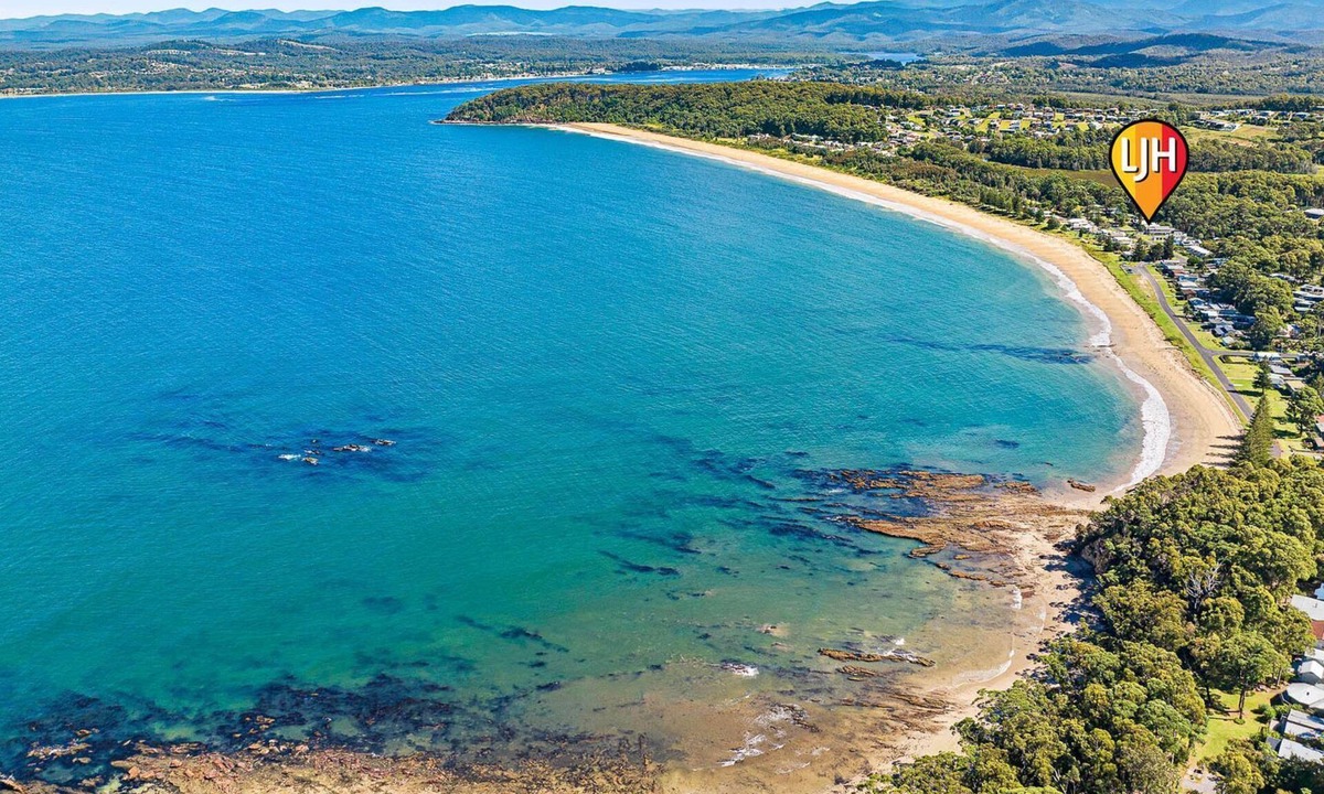 Long Beach Apartment | Unit 1: Coastal Gem in prime location