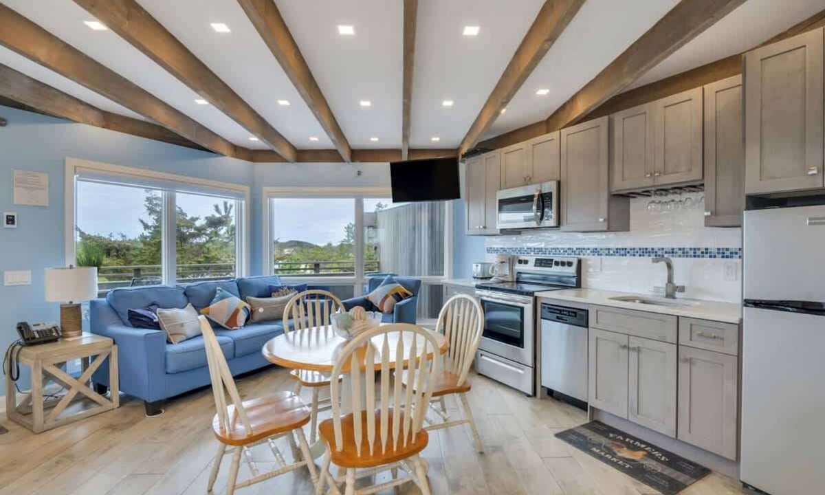 Napeague Apartment | Unit 1021: Studio | 2nd Floor-Pool View | Starfish