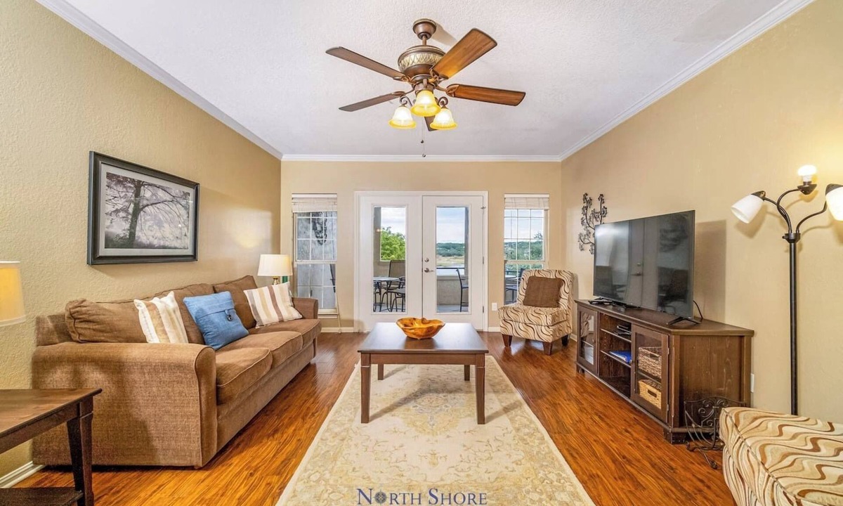 Highland Lake Estates Condo | Unit 1111 Cove in the Hill Country