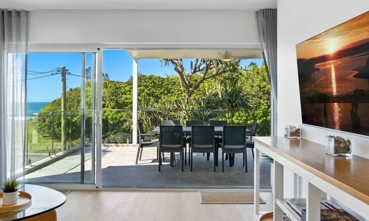 Point Arkwright Apartment | Unit 2 'Beach Gallery' at Point Arkwright