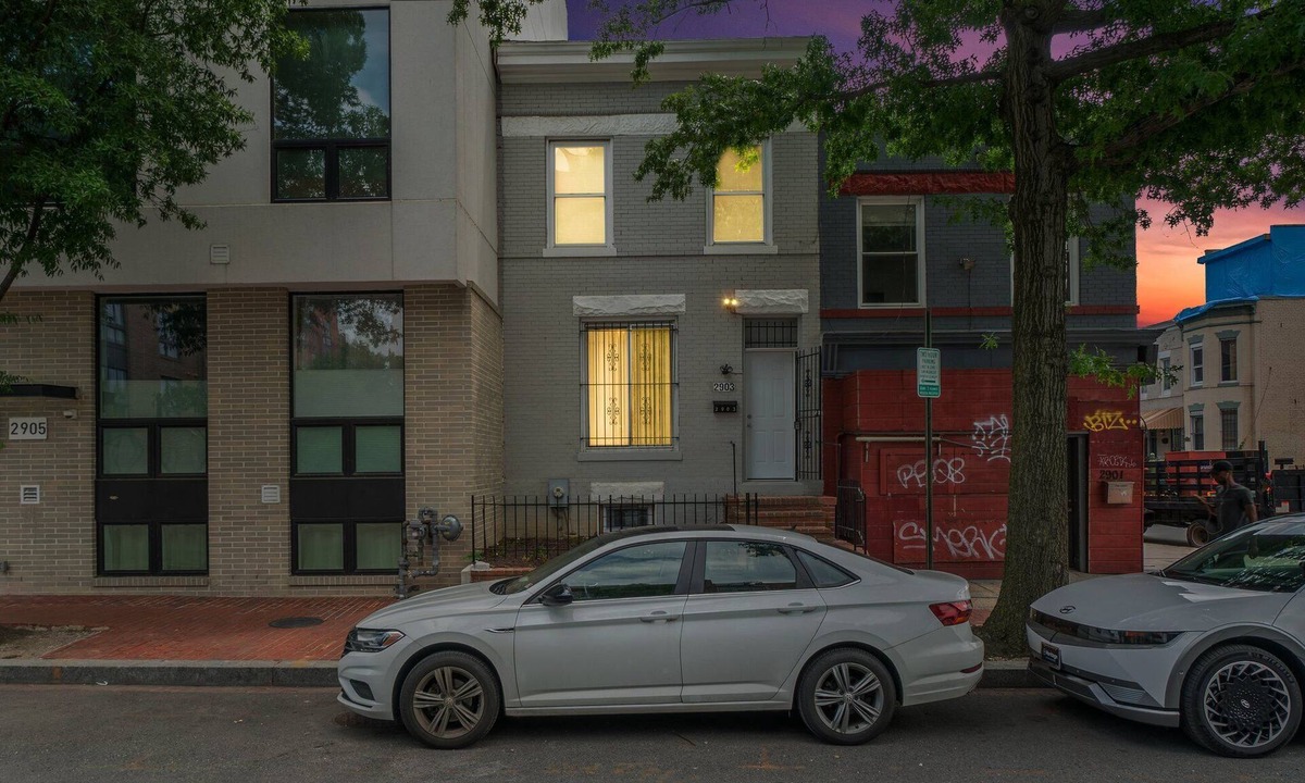 Park View Condo | Unit #2 Close to Howard University