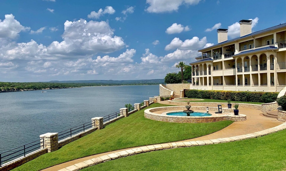 Highland Lake Estates Condo | UNIT 2114 2 Bed 2 Bath on Lake Travis with Panoramic Lake View