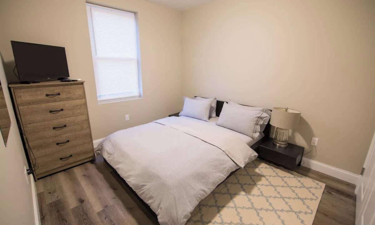 Chelsea Apartment | Unit 23 Comfy 1BR Apartment Long-term stays