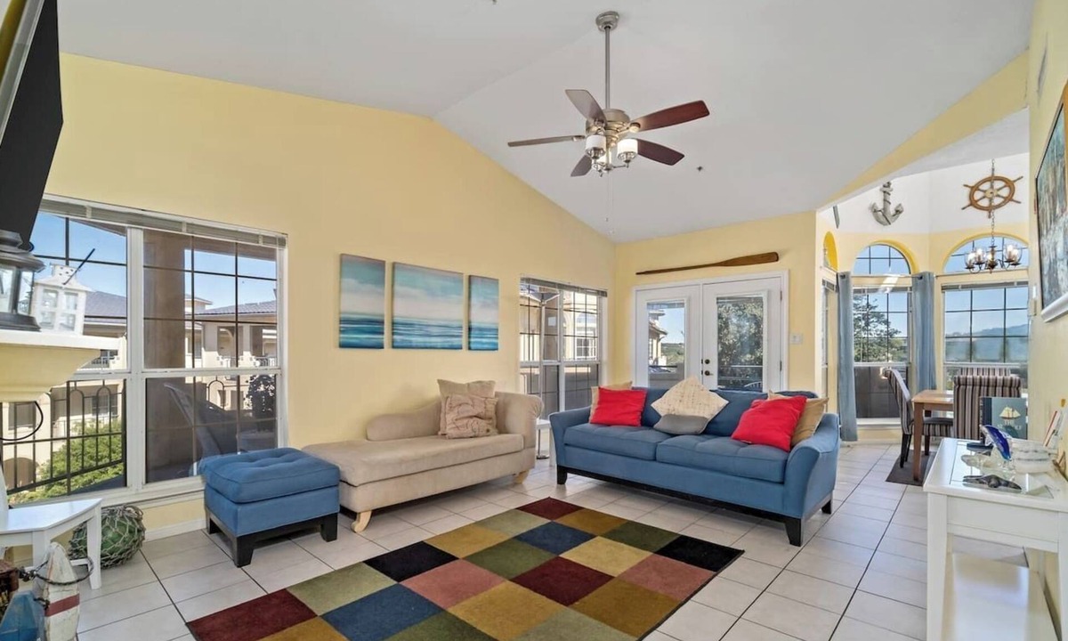 Highland Lake Estates Condo | UNIT 2305 1 Bed 1.5 Bath on Lake Travis