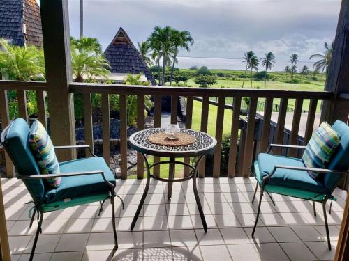 Punaluu House | Unit 26 King Bed and Ocean View