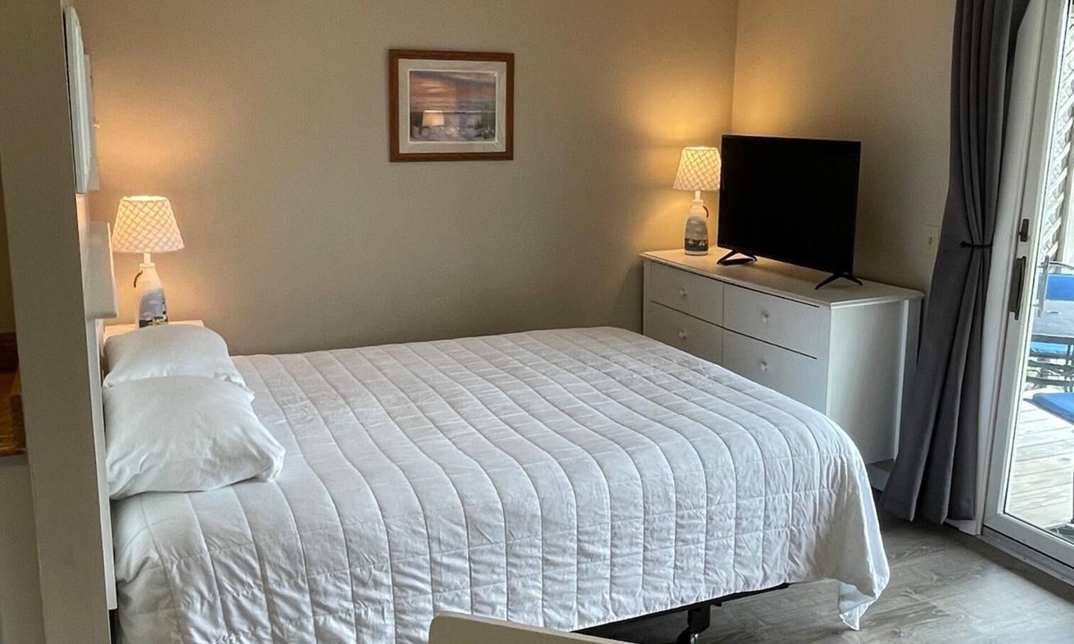 North Truro Condo | Unit #3 - Ground Floor Efficiency with A/C