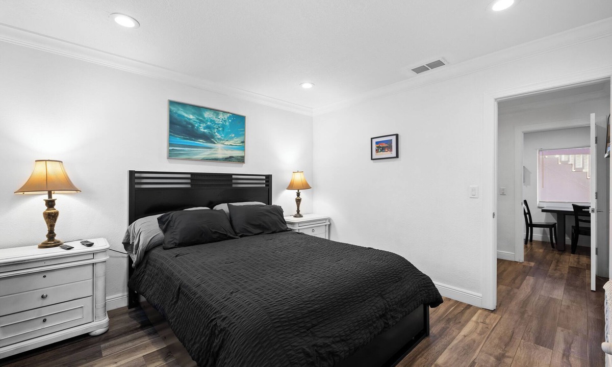 East Fort Lauderdale Villa | UNIT 3 LAUDERDALE BY THE SEA nUpdated Two Bedrm/1st floorn200+- steps to beach