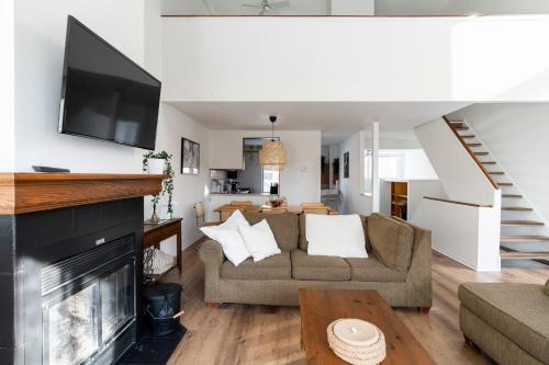 Pinehouse Ski Chalet | Unit 33 - 4 bedrooms - Sleeps 10