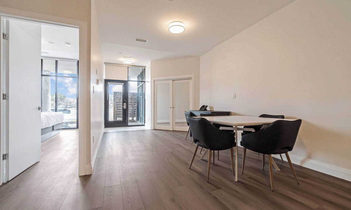 Dean Park Apartment | Unit 4 - Modern Fully Furnished 2 Bedroom Apartment