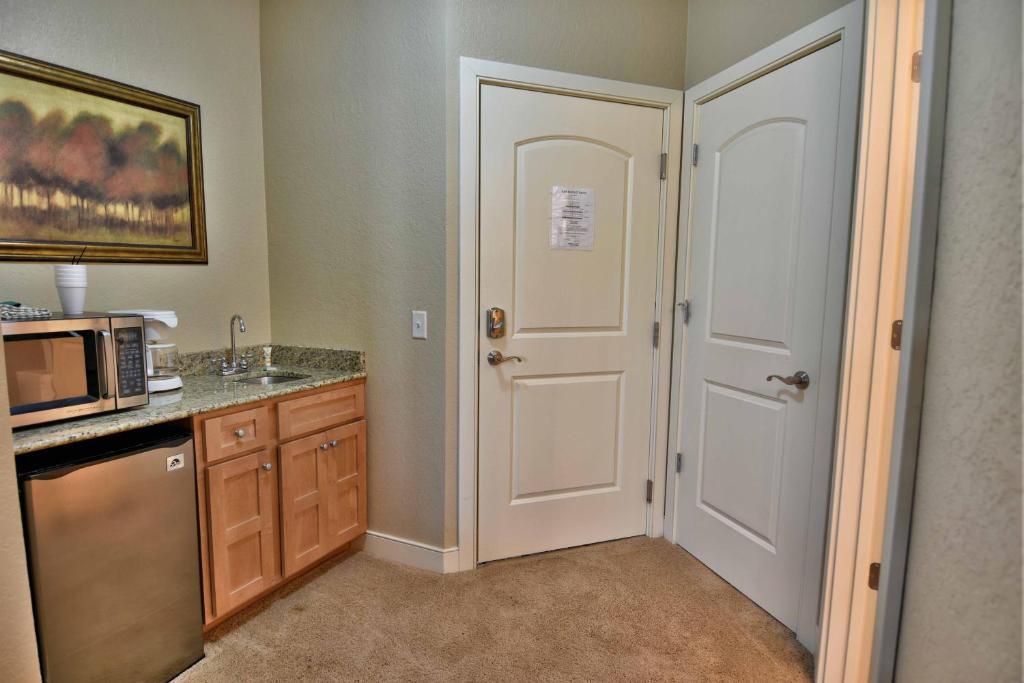 Birchwood Apartment | Unit 431B 1Bd 1Ba Efficiency Suite Condo