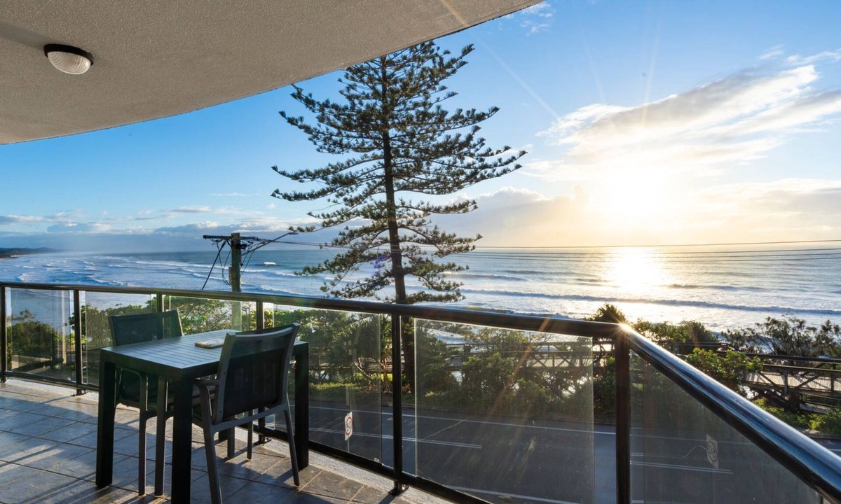 Coolum Beach Apartment | Unit 5 'Phoenix Apartments'