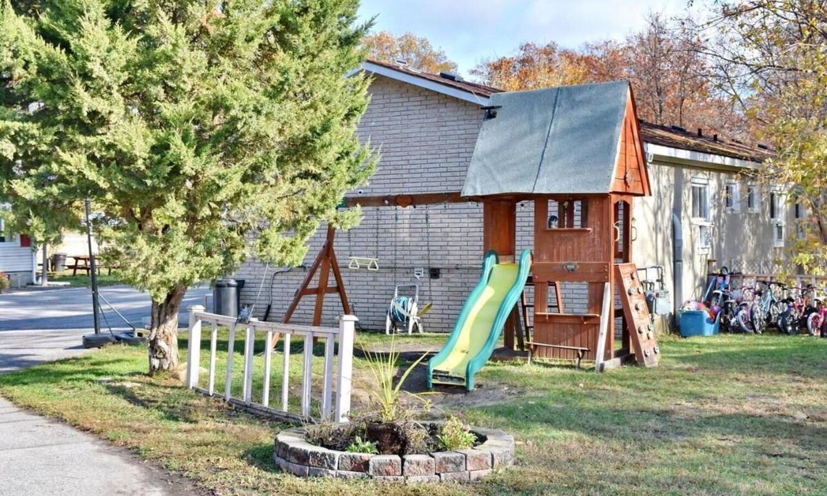 Wasaga Beach Cabin | Unit 5 Your 2BR Beach Hideaway Near Wasaga Shore