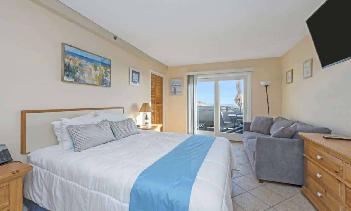 Napeague Apartment | Unit 823: Studio | 2nd Floor-Ocean View | Osprey