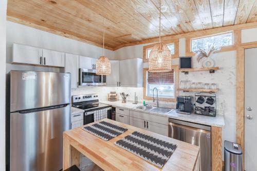 Madison Apartment | Unit A Casa Cabana