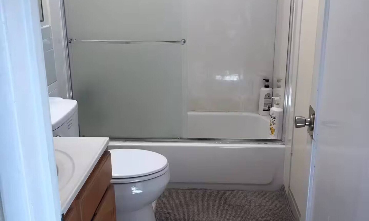 Centerville House | Unit A - The Cozy Home