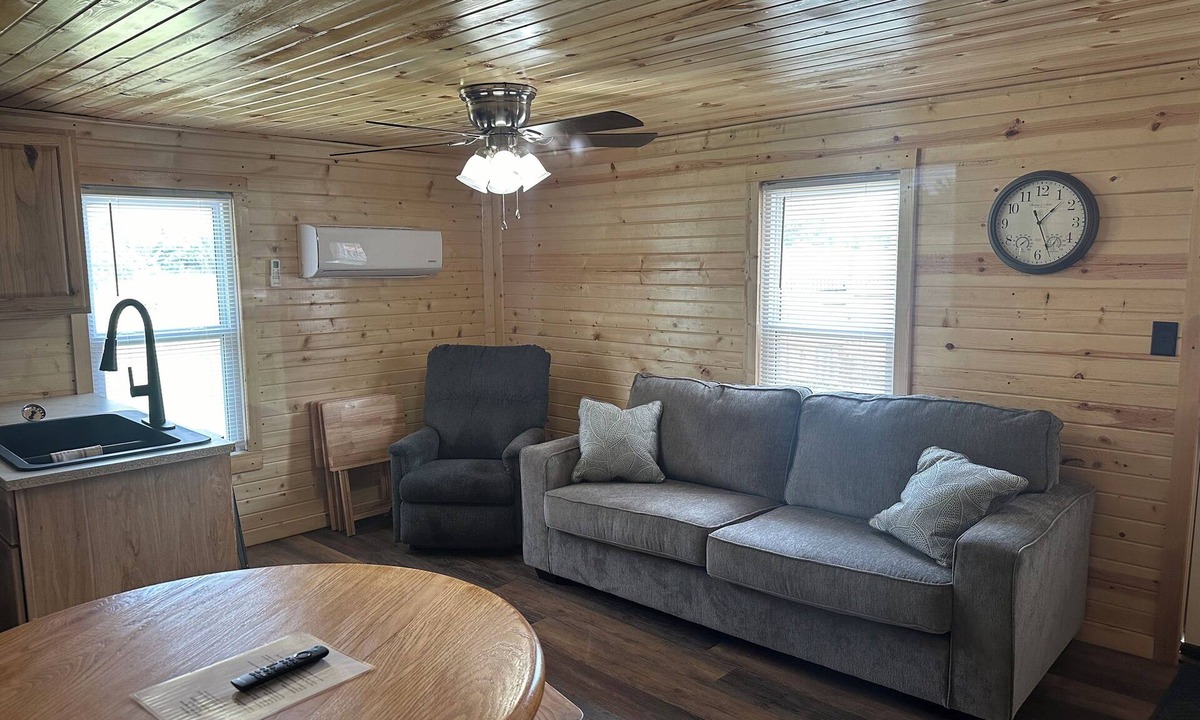 Warrensburg Apartment | Unit B Country home apartment near Warrensburg
