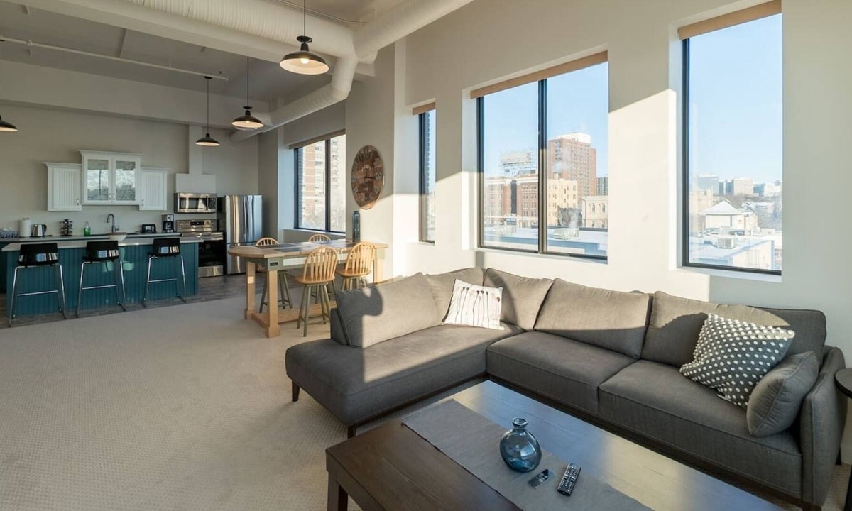 Winnipeg Apartment | UNIT SEVEN Executive Stay Fully Furnished Two Bedroom Two Bathroom Condo