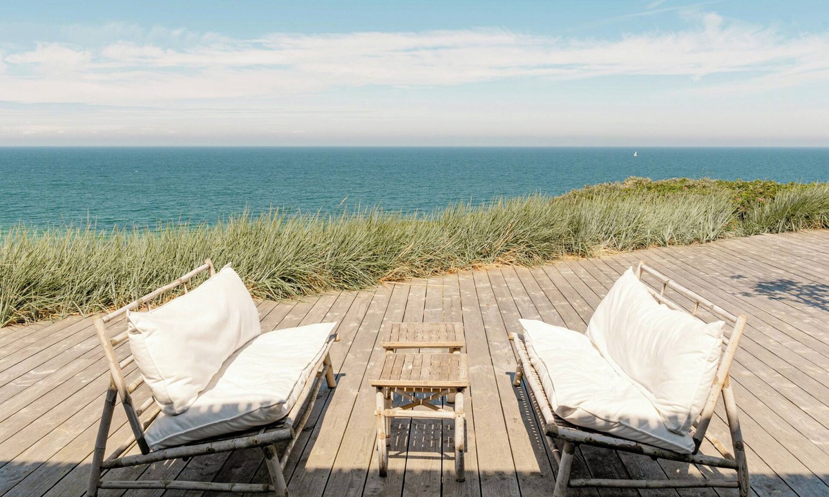 Holloselund House | Unite with the horizon in architectural wonder