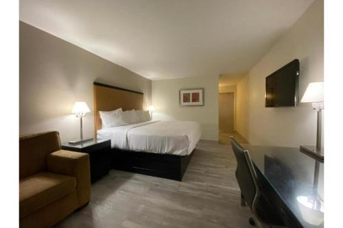 Carbondale Hotel | University Inn of Carbondale by Hotel O
