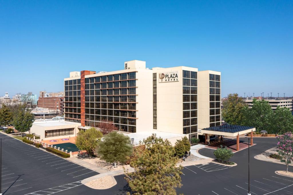 Springfield Hotel | University Plaza Hotel
