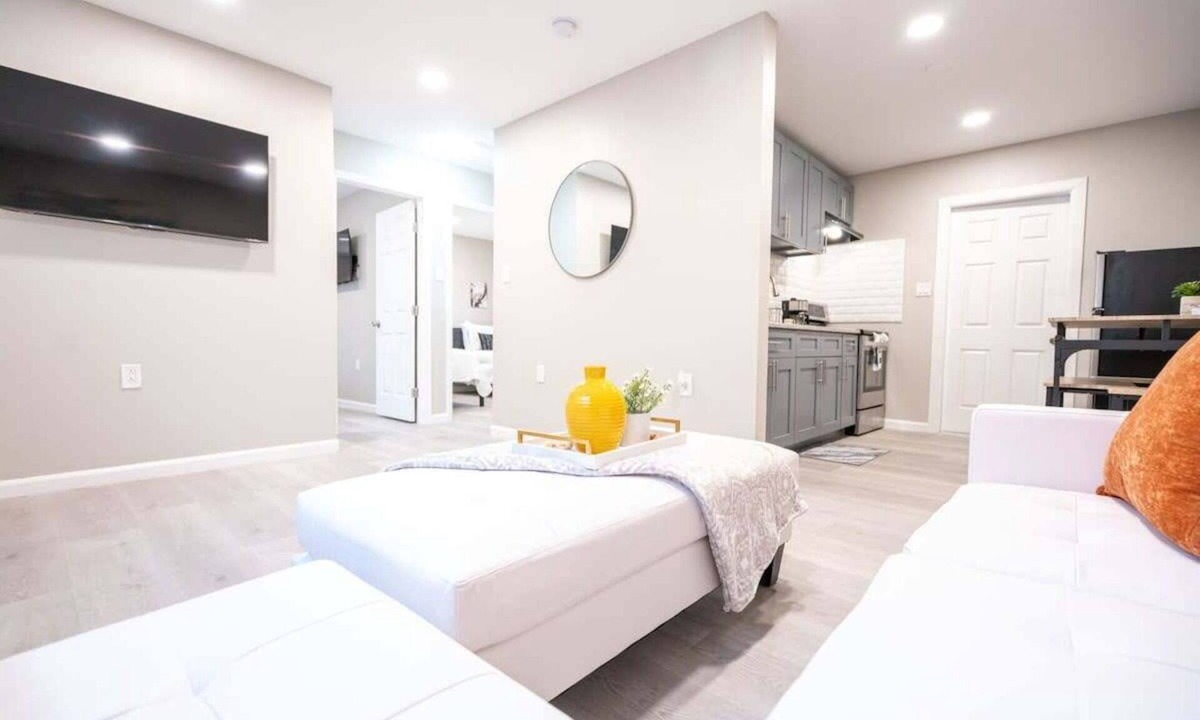 University Apartment | University Serenity Suites B