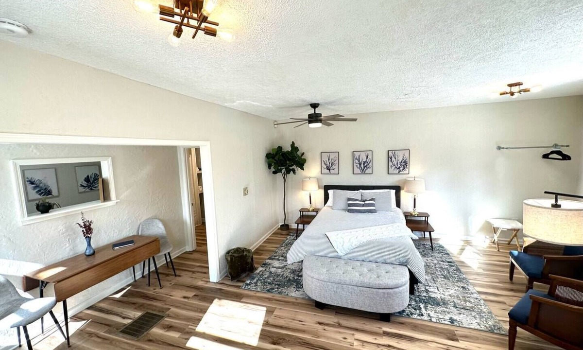 Marion Apartment | University Suite "A"