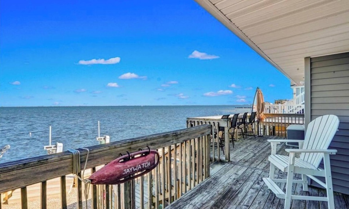 Barnegat House | Unobstructed bay front house