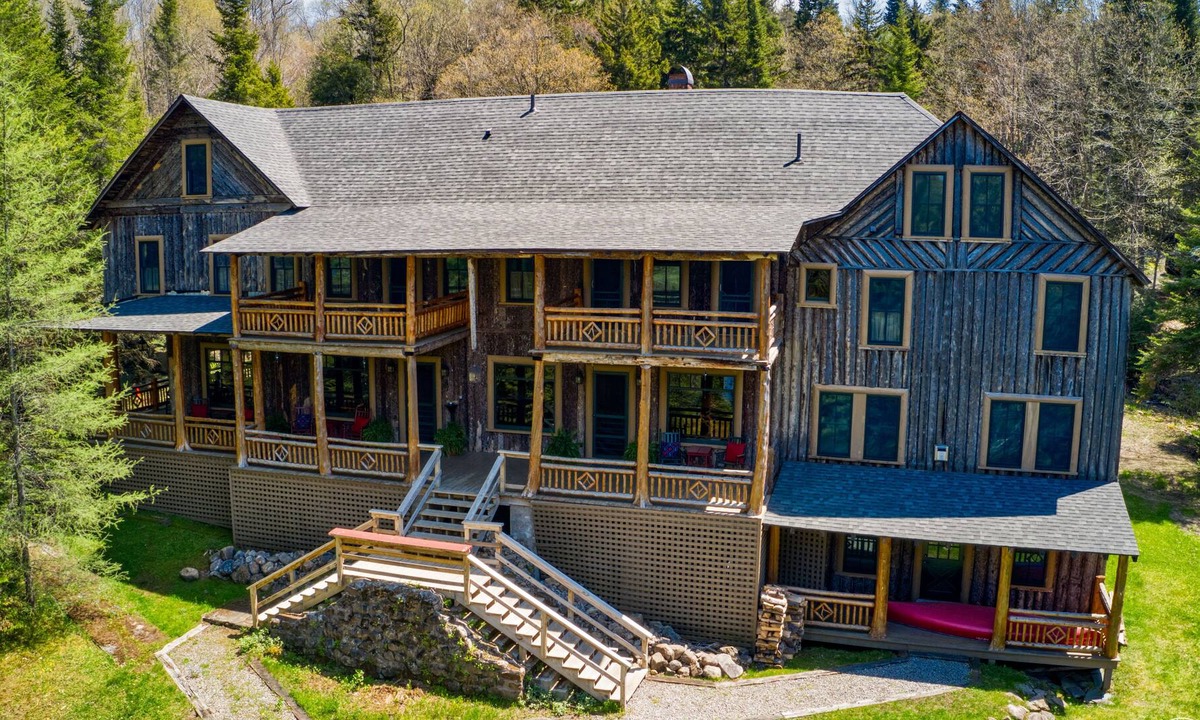 Town of Webb House | Unparalleled and Historical Lodge on Twitchell Lake
